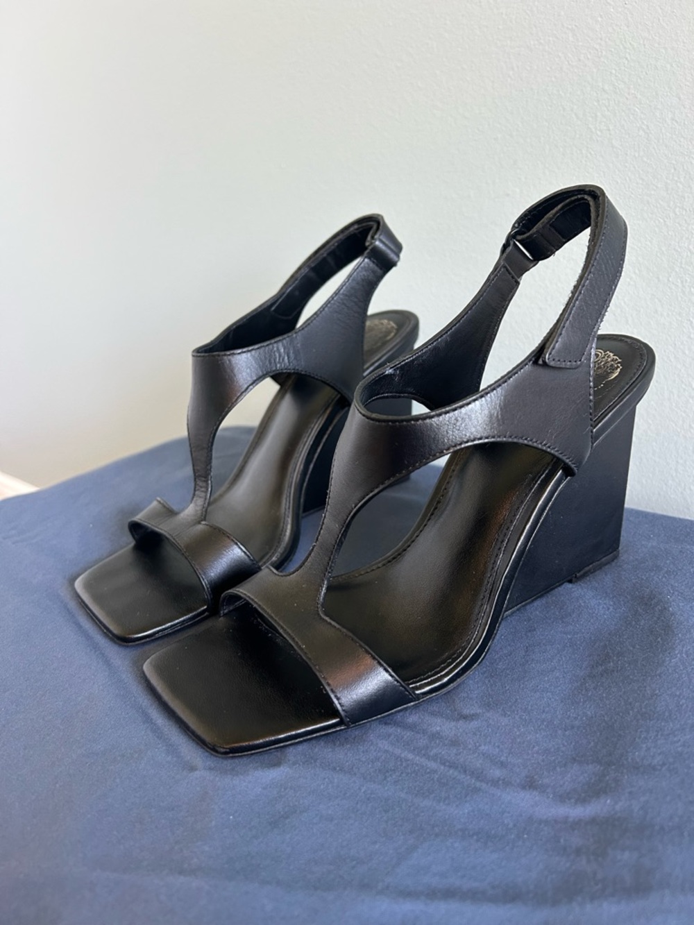 Vince Camuto Larahana Wedge Sandals Black - Picture 2 of 7